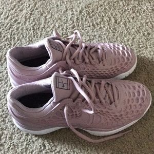 Tennis shows Nike Zoom - like new!